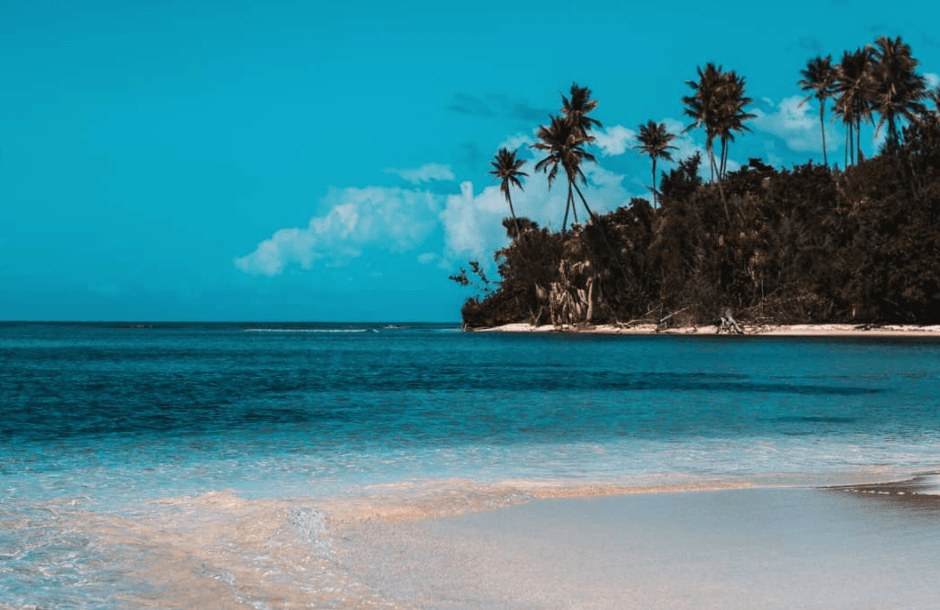 Qué hacer en 
<a href="https://www.instagram.com/descubrecaborojo/?hl=en" target="_blank">@CaboRojo</a> - Playa Buyé