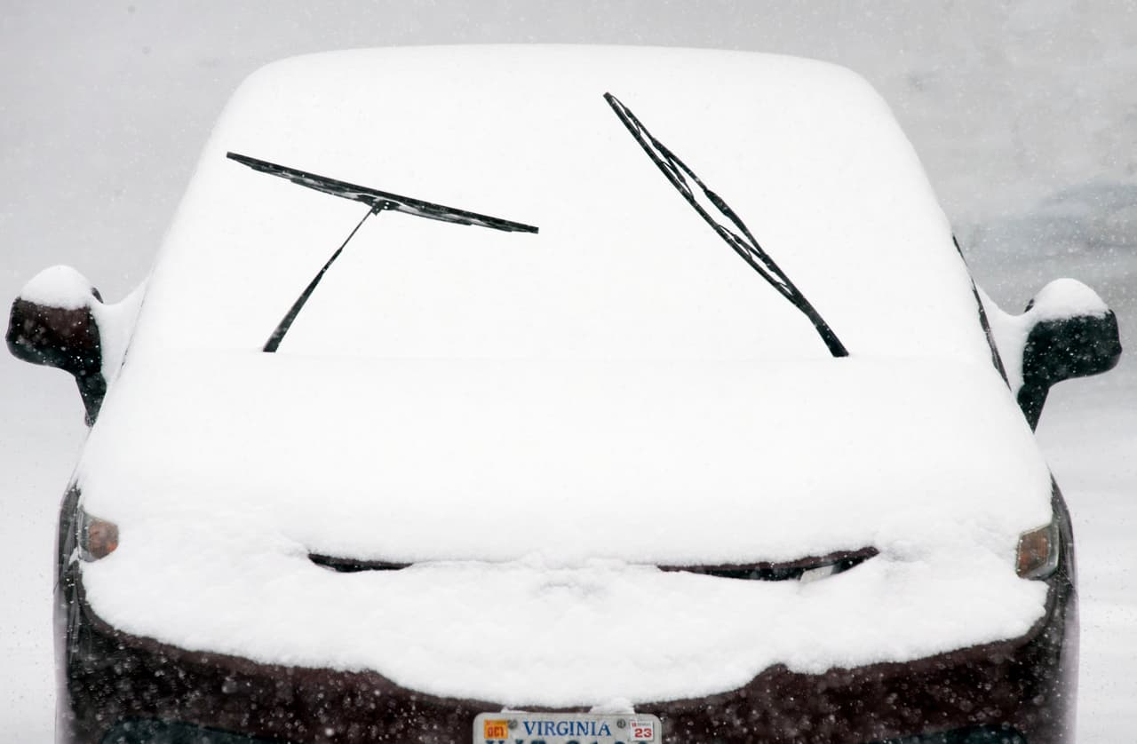 Mientras se espera que las malas condiciones del tiempo continúen en el sureste, 
<b>el sistema se moverá hacia el norte</b>. Se esperan de seis a 13 pulgadas de nieve en partes de Ohio y Pennsylvania.