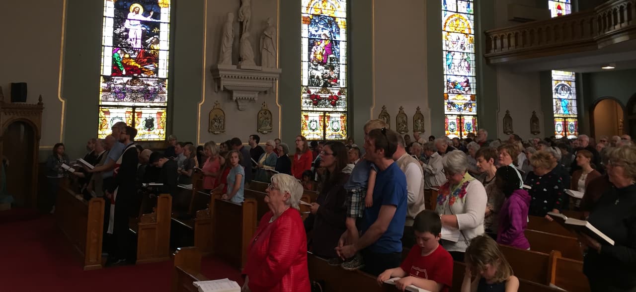 Una vigilia por la inmigrante Maribel Trujillo en la iglesia St. Joseph en Hamilton, Ohio, el 9 de abril.