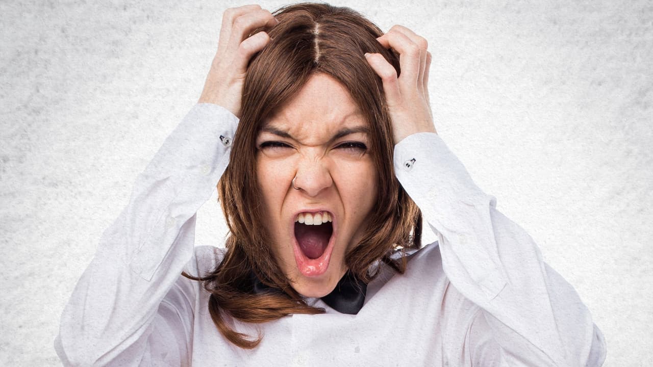 <b>Capricornio</b>
<br>Si entras en una de esas rabietas, tus arranques de ira intimidarán hasta al más valiente. Te defiendes como si fueras un abogado, y asumiendo un rol de autoridad. Tu ira es tu herramienta para conseguir el poder y el control.