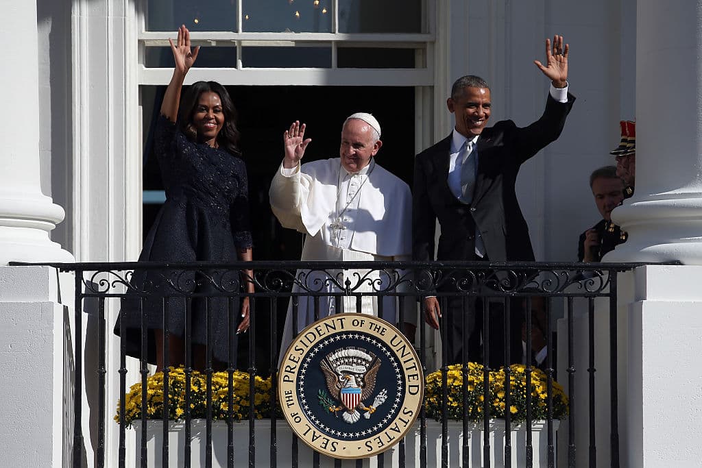 El 23 de septiembre de 2015, el Papa Francisco aterrizó en Washington D.C., comenzando una visita histórica llena de esperanza y unidad para todos.