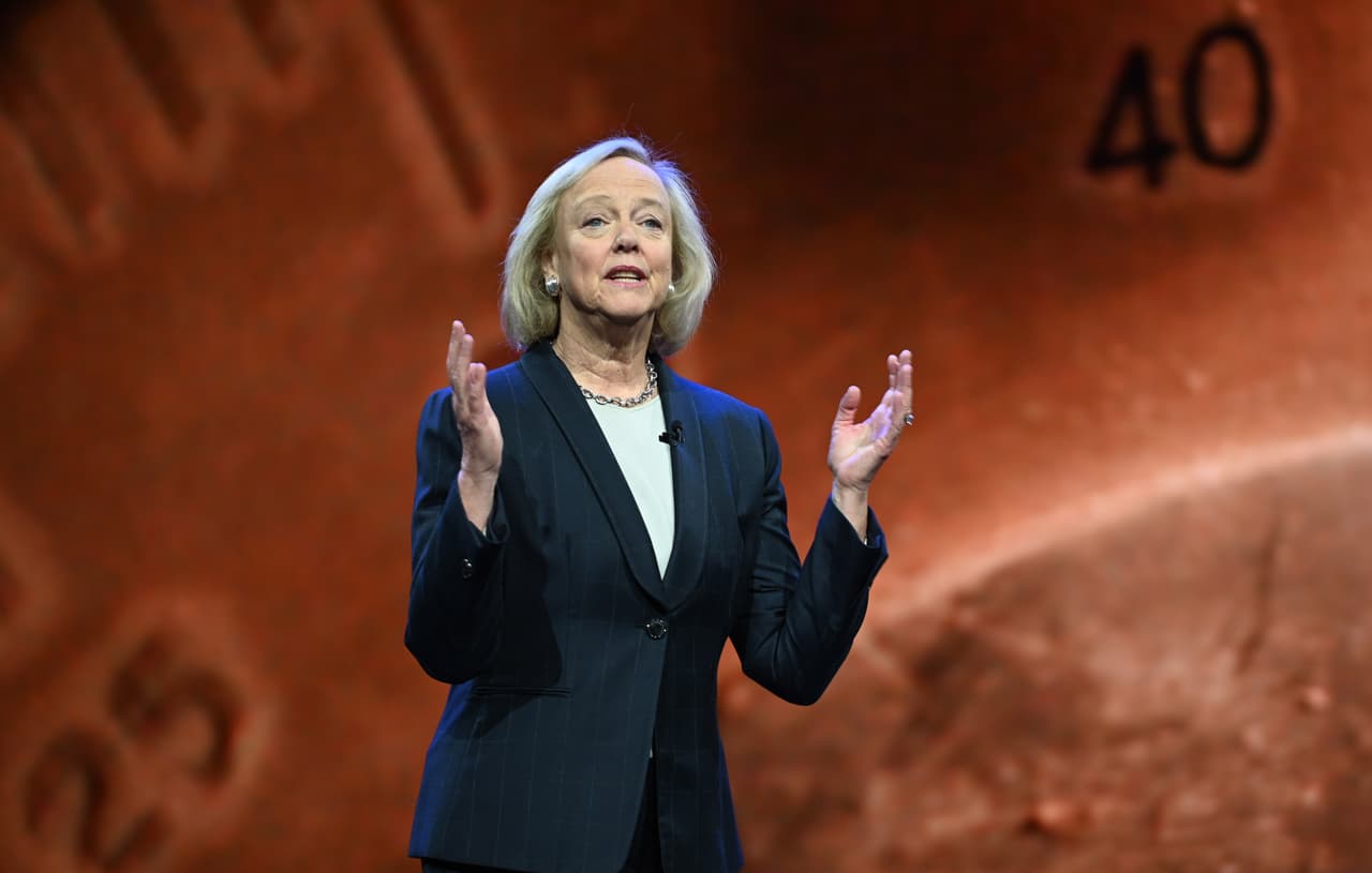 <b>Meg Whitman, eBay.</b>
<br>
<br>Esta ejecutiva ayudó a construir eBay, la plataforma de venta en línea de persona a persona más importante del mundo. Bajo la dirección de Whitman, eBay pasó de 30 empleados a 15,000, y se convirtió en un fenómeno comercial global. Ahora dirige la compañía Hewlett Packard Enterprise. 
<br>
