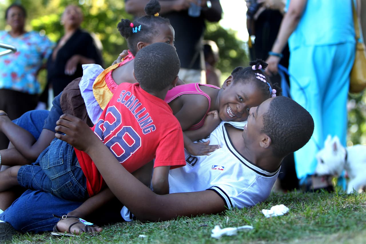 En 2020 
<a href="https://www.theverge.com/2020/6/17/21294067/google-calendar-juneteenth-us-holiday"><u>Google incluyó la fecha</u></a> en su calendario en línea, Apple lo había hecho en 2018. Esta fotografía fue tomada en la celebración del en Boston, Massachusetts, en 2010.
<br>