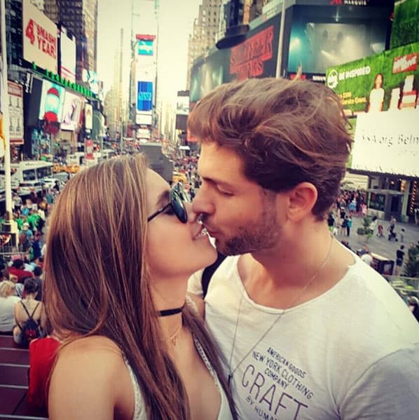 Cuando 
<b>Horacio</b> 
<b>Pancheri</b> protagonizaba 'Un camino hacia el destino' quedó soltero y sin compromisos, pero fue por poco tiempo pues inició su romance con 
<b><a href="http://www.univision.com/temas/paulina-goto">Paulina Goto</a></b>.