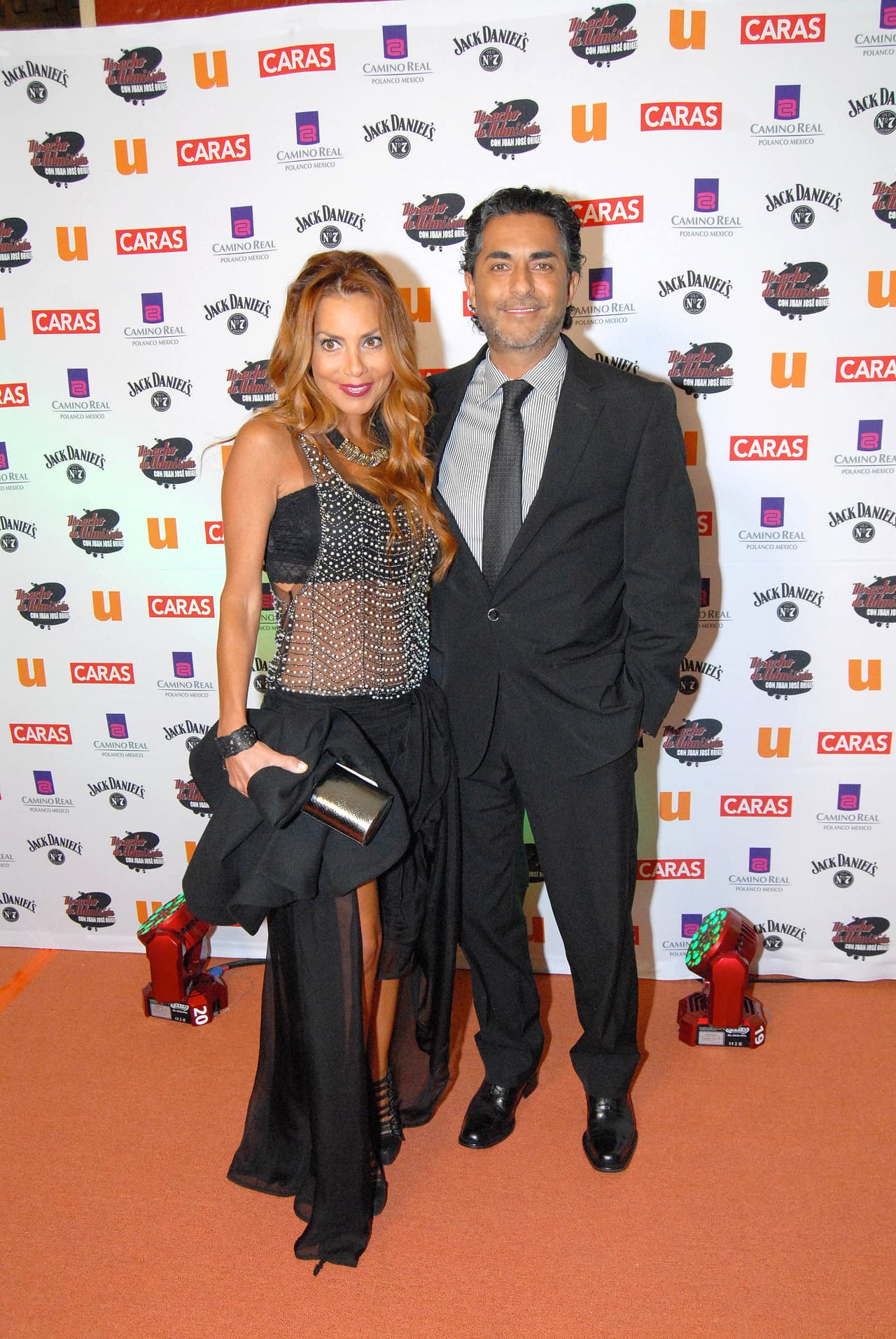A principios de octubre pasado, 
<b><a href="https://www.univision.com/temas/raul-araiza" target="_blank">Raúl Araiza</a></b> informó que después de 24 años de estar casado con Fernanda Rodríguez,
<b> <a href="https://www.univision.com/famosos/raul-araiza-confirma-que-puso-en-pausa-su-matrimonio-de-24-anos-con-fernanda-rodriguez-fotos" target="_blank">se separaba de ella. </a></b>
<br>