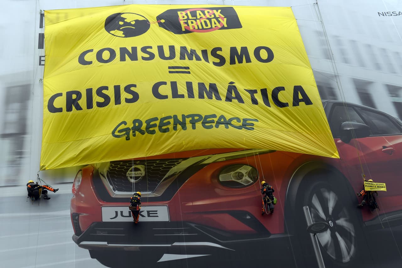 La cara oscura del 'Black Friday': el costo ambiental que no vemos reflejado en las etiquetas 