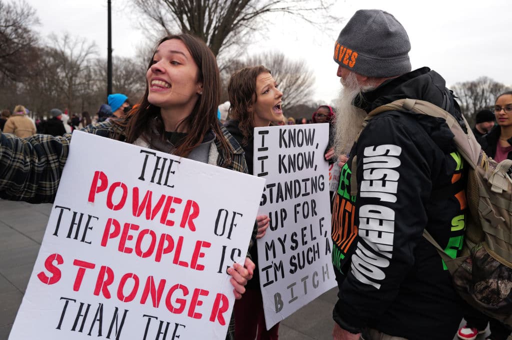 La marcha se organizó desde tres puntos de partida: Franklin Park, otro parque enfocado en democracia e inmigración, y un tercer grupo centrado en problemáticas locales de Washington.