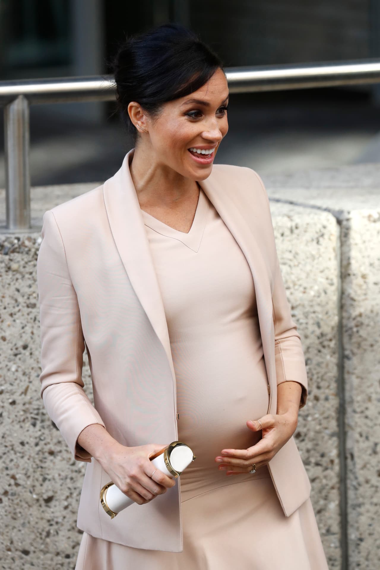 En una declaración para el diario The Independent, su portavoz dijo este domingo 31 de enero: "El cambio de nombre en los documentos públicos en 2019 
<b><a href="https://www.independent.co.uk/life-style/royal-family/meghan-markle-archie-birth-certificate-b1795520.html" target="_blank">fue dictado por el palacio (de Buckingham)</a></b>, según lo confirmado por documentos de altos funcionarios del palacio".
<br>