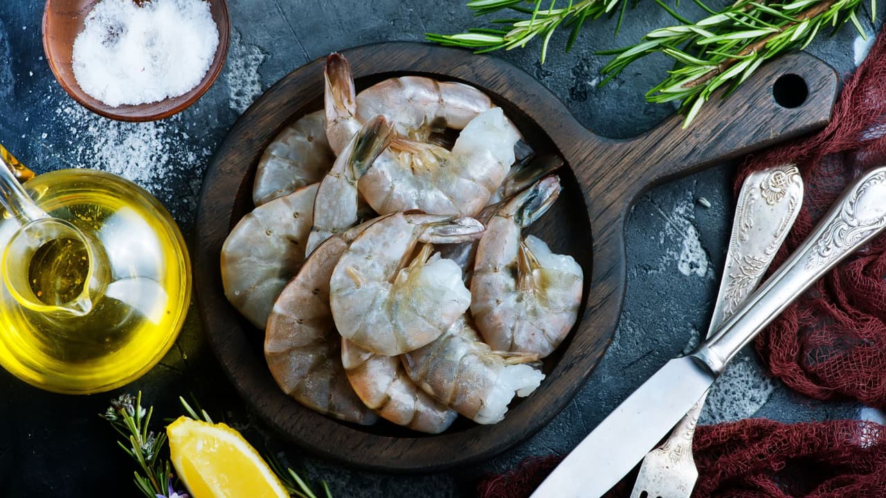 Guía completa para elegir, pelar y cocinar camarones frescos