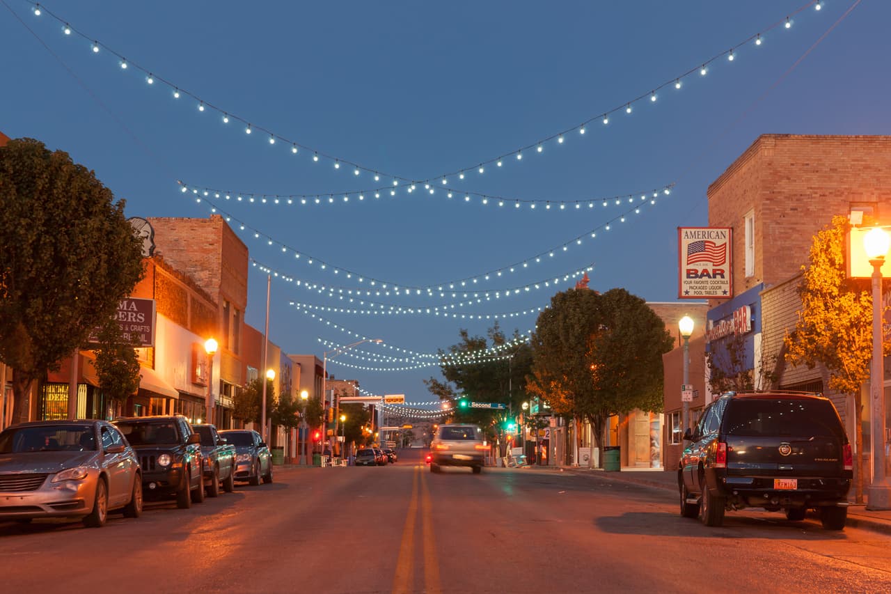 <b>Puesto 17. Gallup, Nuevo México.</b>
<br>
<br>Entradas ilegales para cometer robos en 2019: 1,140 por cada 100,000 habitantes.
<br>
<br>Porcentaje del total de este tipo de crímenes en el estado: 1.7% de 3,213.
<br>
<br>Tasa de pobreza en 2019: 28.4%.
<br>
<br>Según los datos que maneja el FBI, es más probable que el robo ocurra durante el día que durante la noche.
<br>