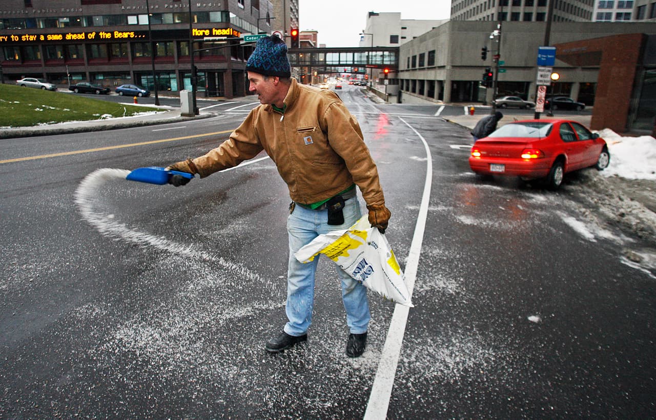 <b>Minneapolis.</b>
<br>
<br>Las precipitaciones han aumentado 35% en los días más húmedos en esta ciudad durante el último medio siglo, una tendencia que solo continuará. En las próximas décadas también podría enfrentar temporadas de sequía severas y aumentos en la temperatura.
<br>
<br>Si bien la ciudad ya maneja un plan de sostenibilidad, enfrentará desafíos importantes en el futuro si no hay cambios. 
<br>