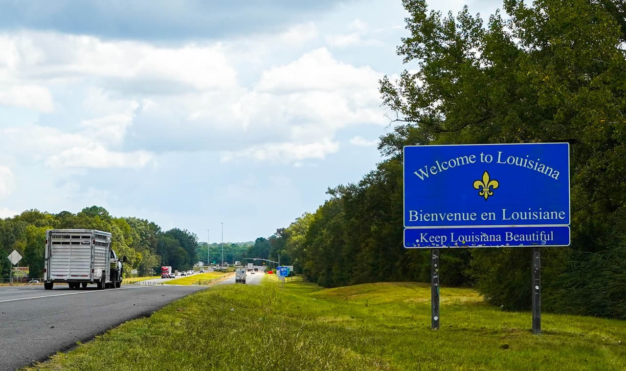 <h3 class="cms-H3-H3">3.- Louisiana</h3>
<br>
<br>📌Puntuación de agotamiento: 7.1
<br>📌 Tiempo de trabajo por semana: 39 horas 3 minutos
<br>📌 Promedio salario anual: $59,000
<br>📌 Promedio tiempo de viaje de ida: 26 minutos
<br>📌 Búsquedas anuales en Google de “burnout”: 4,880
<br>