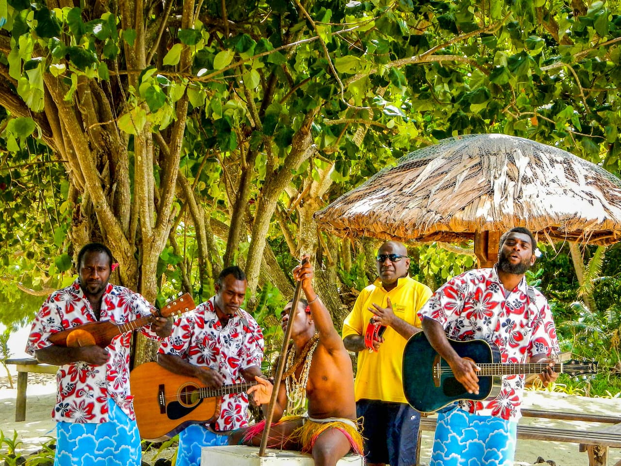 <b>Vanuatu.</b> Este archipiélago en el Océano Pacífico, a unas 1,000 millas al este de Australia, requiere una donación de 180,000 dólares a su programa de desarrollo para obtener la nacionalización de una familia de cuatro. Luego podrá entrar sin visa en 116 países.