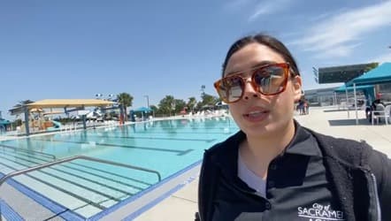 “Hoy tenemos la inauguración y tenemos registrados a 1,500 personas para el día de hoy. Después de esto, tendremos el centro abierto los sábados y domingos de 1 pm a 4 pm. (…) Durante la semana vamos a tener las piscinas abiertas para entrenamientos y tenemos programas cuyo registro abrirá el 2 de mayo”, explicó Carla Bravo, representante de Servicio a Cliente, en entrevista con Univision 19.