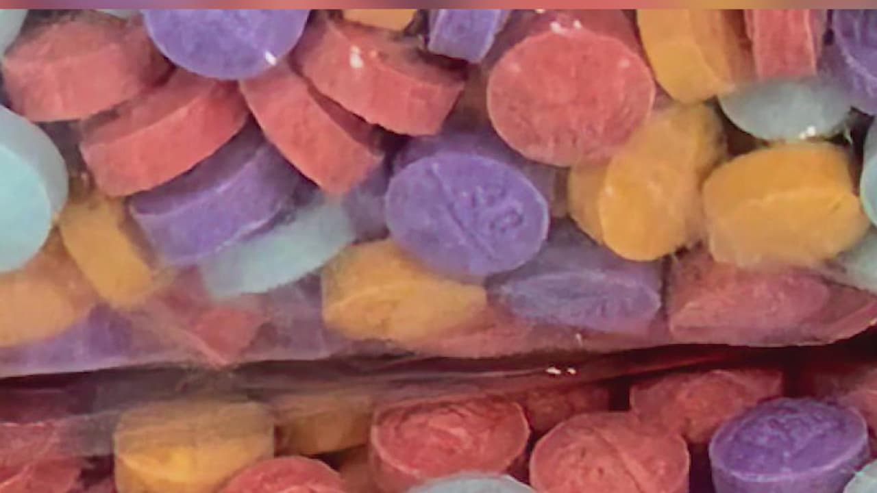 Policía de Delano alerta sobre fentanilo arcoíris durante Halloween, emite recomendaciones