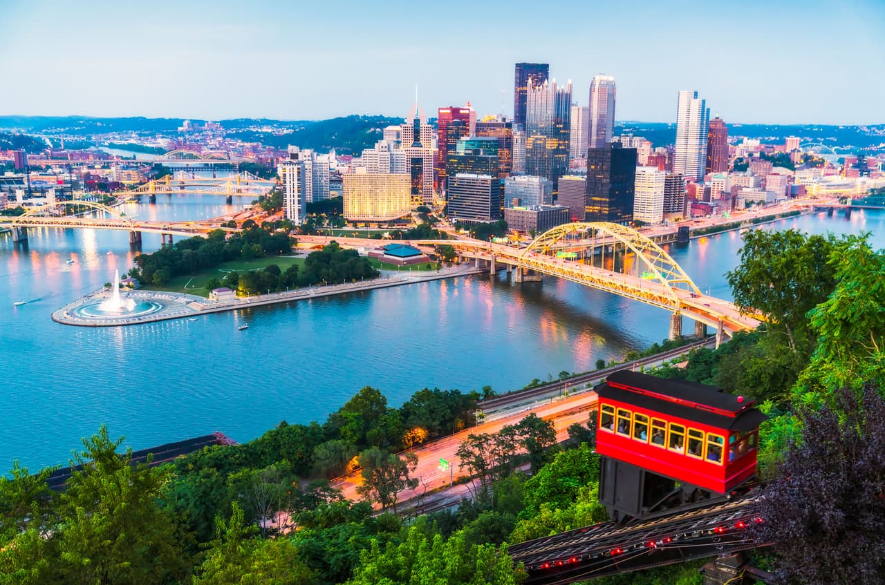 <b>Pittsburg (Pennsylvania)</b>
<br>
<br>
<b>Aumento de la tasa de homicidios entre 2020 y 2021: 5%.</b>
<br>
<br>El informe no incluye los aumentos en robos de trenes que han sido documentados por los medios. 
<br>