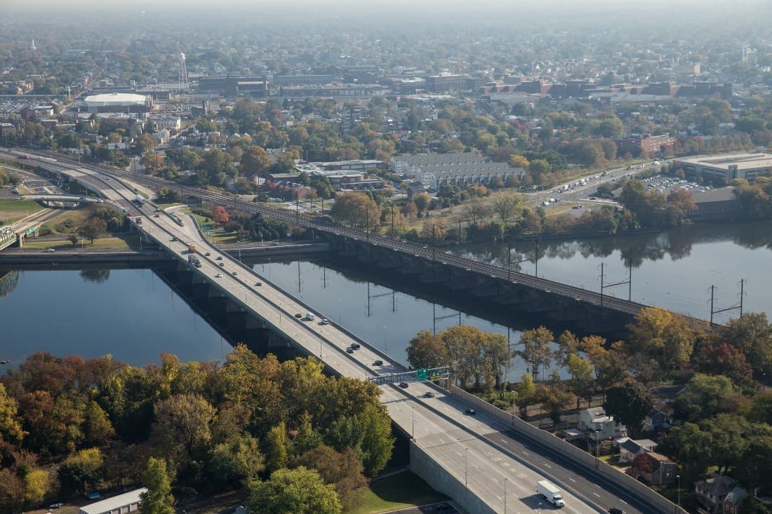 Otro de los puentes es el Trenton-Morrisville (Ruta 1). En 2024, los conductores que usan E-ZPass verán que los peajes aumentarán en 25 centavos a $ 1.50, y el programa de descuentos para viajeros E-ZPass de la Comisión se eliminará en los ocho puentes de peaje de la comisión.
<br>
