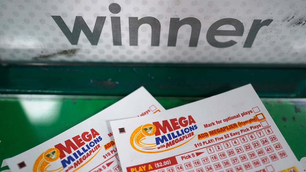 El ganador ahora tiene poco tiempo para tomar una importante decisión. Tiene menos de 10 días para tomar una d
<b>ecisión importante</b> sobre cómo quiere recibir su premio. Si en un solo pago o en plazos de 29 años. Sin embargo, de acuerdo con las políticas del juego, tiene hasta 12 meses para reclamar el premio mayor.