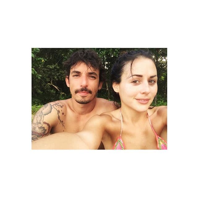 La pareja contrajo matrimonio el 22 de noviembre de 2014, en una ceremonia en San Francisco, Nayarit, una de las playas favoritas para los 'surfers' en la Riviera de Nayarit, rodeados de familiares y amigos del medio artístico.
<br>