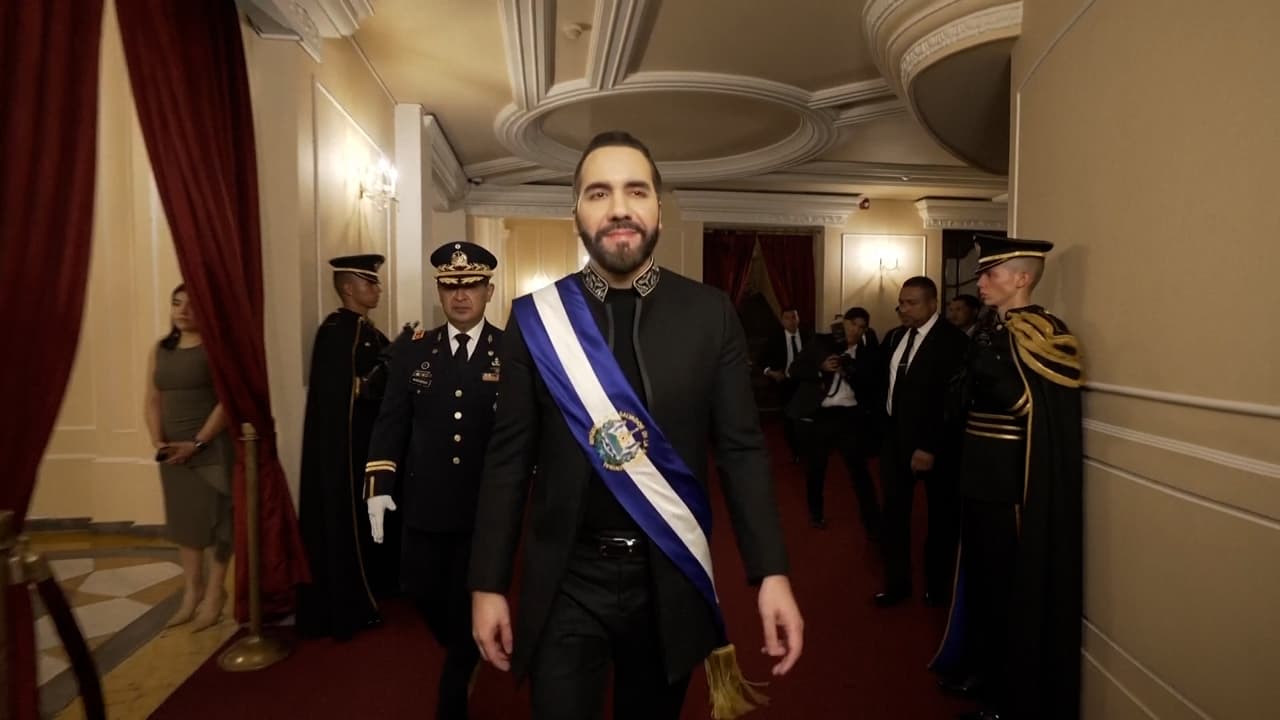 "Ha muerto la democracia en El Salvador": diputada reacciona a la reforma constitucional de Bukele