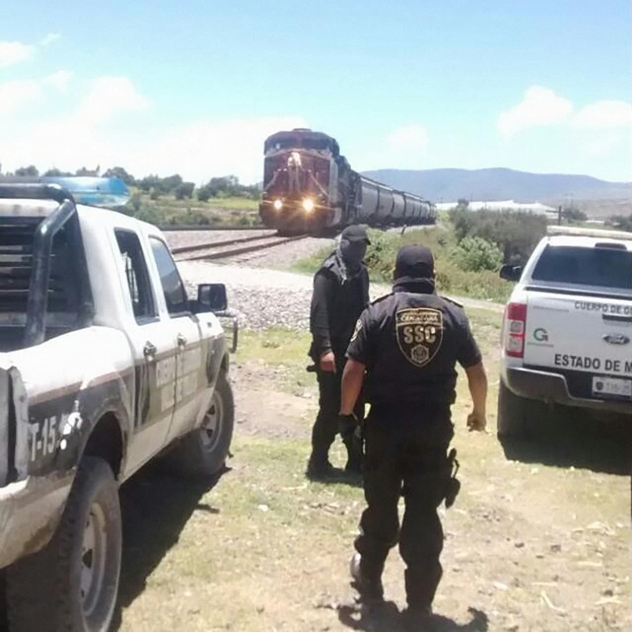 Decenas de organizaciones promigrantes han pedido públicamente al gobierno mexicano desde 2015 que se inspeccione o retire a Cusaem de las vías del tren.