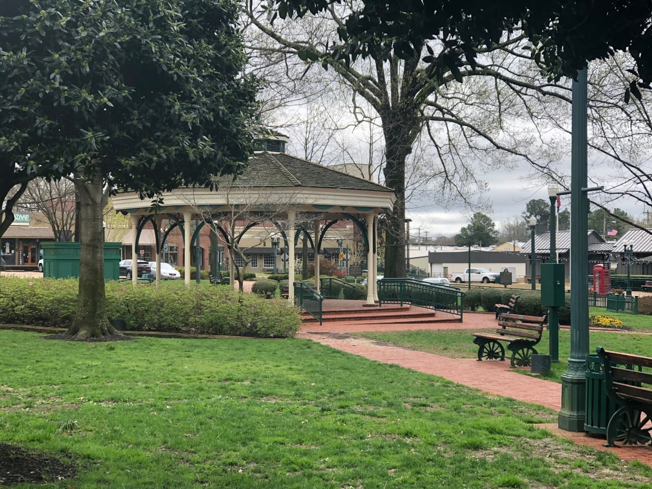 <h3 class="cms-H3-H3">18. Collierville, Tennessee</h3>
<br>
<br>👉 
<b>Población de origen extranjero (2020): </b>11.5% (+4.1% desde 2016)
<br>
<br>👉
<b> Mayor grupo de inmigrantes:</b> hindúes.
<br>
<br>👉 
<b>Otros grupos de inmigrantes: </b>chinos, mexicanos, pakistaníes.
<br>
<br>👉 
<b>Población total: </b>50,596 habitantes.
<br>