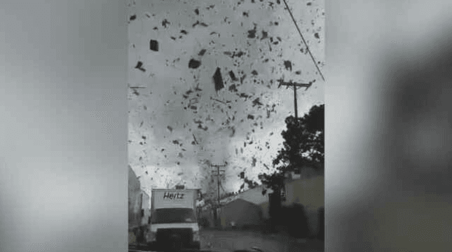 El Servicio Meteorológico Nacional revela nuevos detalles sorpresivo 
<b><a href="https://www.univision.com/local/los-angeles-kmex/local/los-angeles-kmex/tornado-montebello-fenomeno-climatico-sur-california" target="_blank">tornado</a></b> que dejó destrucción a su paso en una zona industrial de la ciudad de Montebello, al este de Los Ángeles. Además, un científico de la NASA habla sobre la posibilidad de que el evento vuelva a ocurrir.