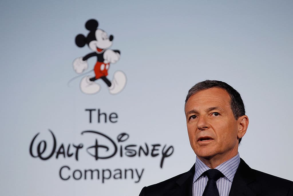 <b>Bob Iger,</b> que también colaboró en el gobierno del presidente Barack Obama en algunas iniciativas que promovía la ex primera dama Michelle sobre hábitos saludables de los jóvenes, dejó de formar parte del consejo de asesores del que formaban destacados empresarios, tras la salida de Trump del acuerdo global sobre el cambio climático.