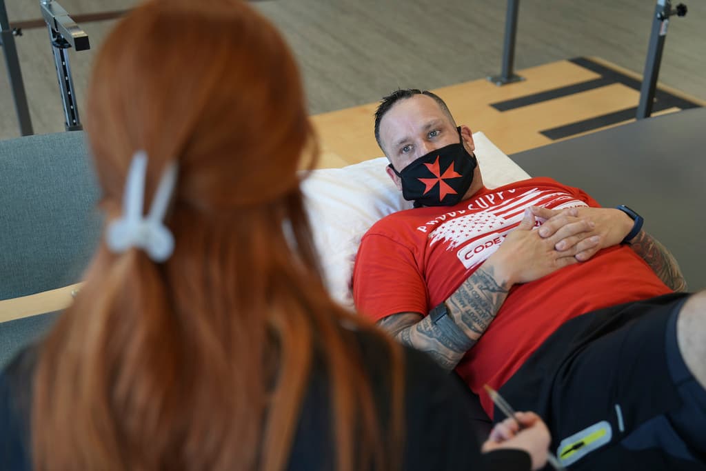 Vuelven las mascarillas a hospitales en Nueva York por rebrote de Covid-19