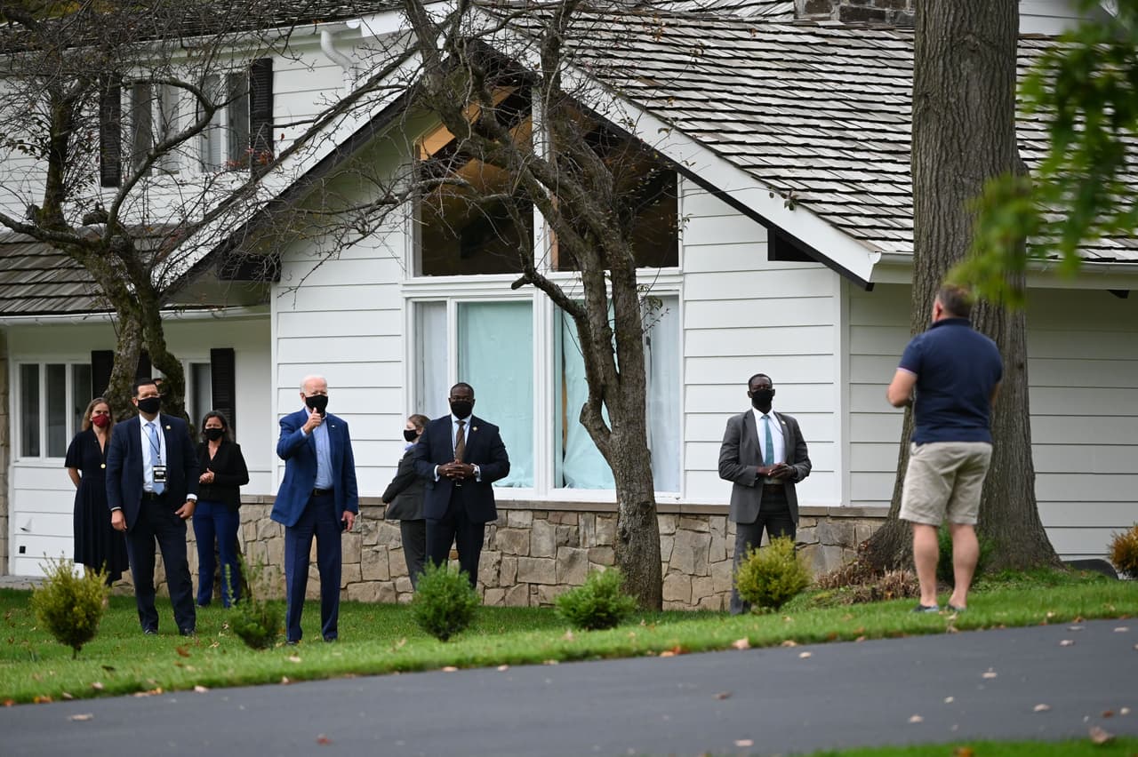 Luego de algunas semanas resguardado en su casa de la pandemia Joe Biden retomó los viajes. El 29 de septiembre estuvo en Cleveland, Ohio, para su primer debate con Donald Trump y en ese estado tuvo varios encuentros con sus seguidores. 
<br>