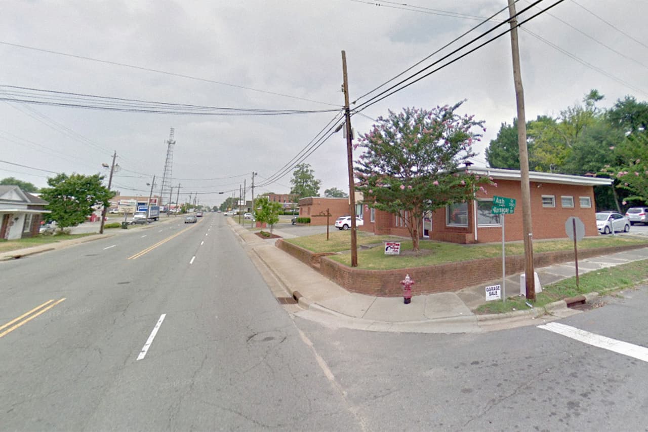 <b>Puesto 20. Goldsboro, Carolina del Norte.</b>
<br>
<br>Entradas ilegales para cometer robos en 2019: 1,115 por cada 100,000 habitantes.
<br>
<br>Porcentaje del total de este tipo de crímenes en el estado: 0.7% de 25,479
<br>
<br>Tasa de pobreza en 2019: 26.1%.
<br>
<br>Tasa de desempleo en 2019: 5.5%.
<br>
<br>El estudio consideró todos los lugares designados por el censo de Estados Unidos que albergan al menos a 20,000 personas. En total 1,892 ciudades y pueblos. 
<br>