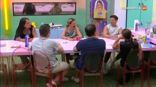 Mariana cumple con el reto de 5 minutos en SILENCIO