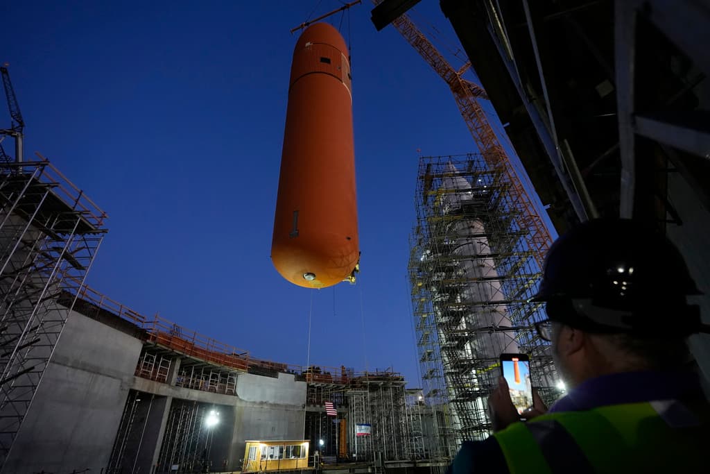 La exhibición del transbordador Endeavour cuenta con 200,000 pies cuadrados de espacio en el nuevo centro aeroespacial de California. A un costo de $400,000, todavía no se tiene la fecha de apertura precisa.