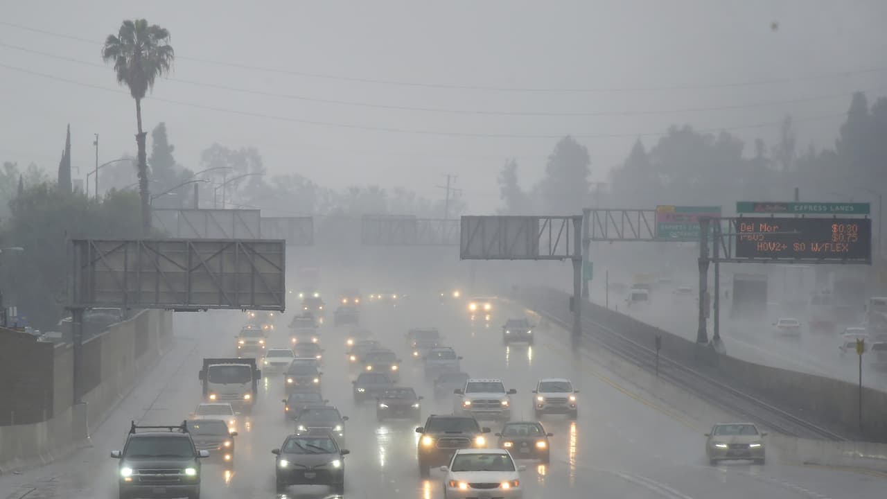 Sigue estas recomendaciones para prevenir accidentes e inundaciones por las lluvias que se aproximan a Los Ángeles
