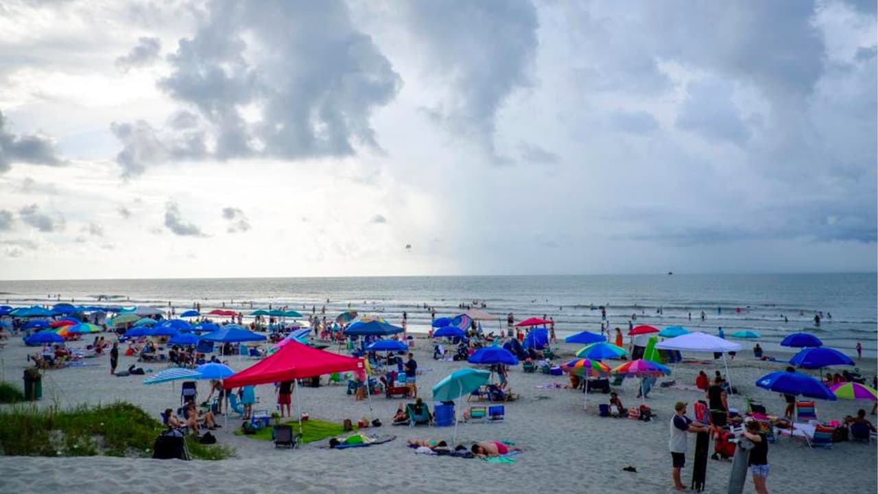 Estas playas en las Carolinas reabren al público durante la crisis del coronavirus 