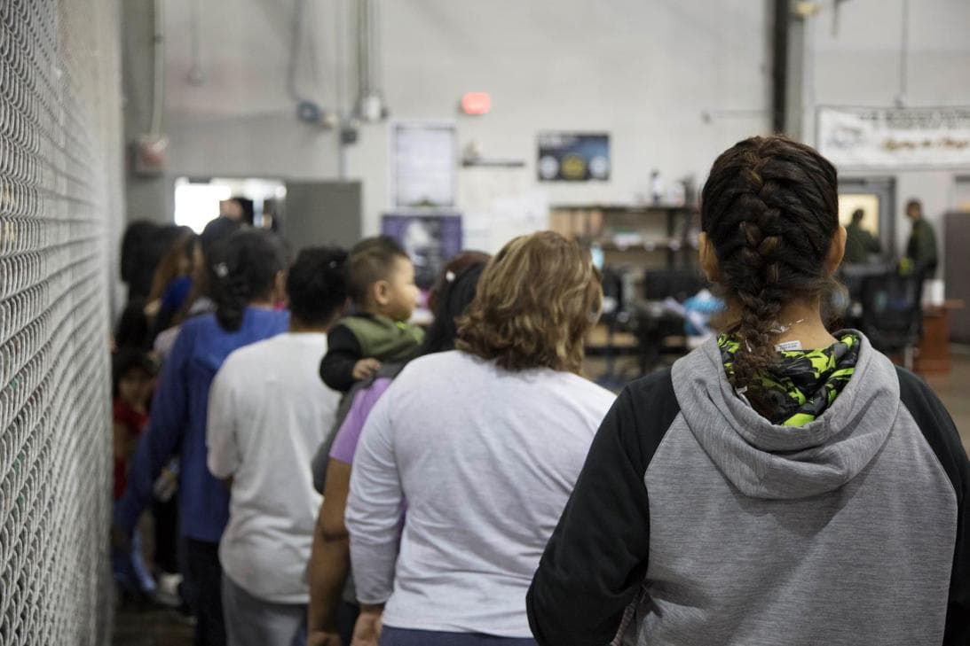 Corte concluye que inmigrantes reciben "trato cruel" en centros de la Patrulla Fronteriza y ordena revisar protocolos