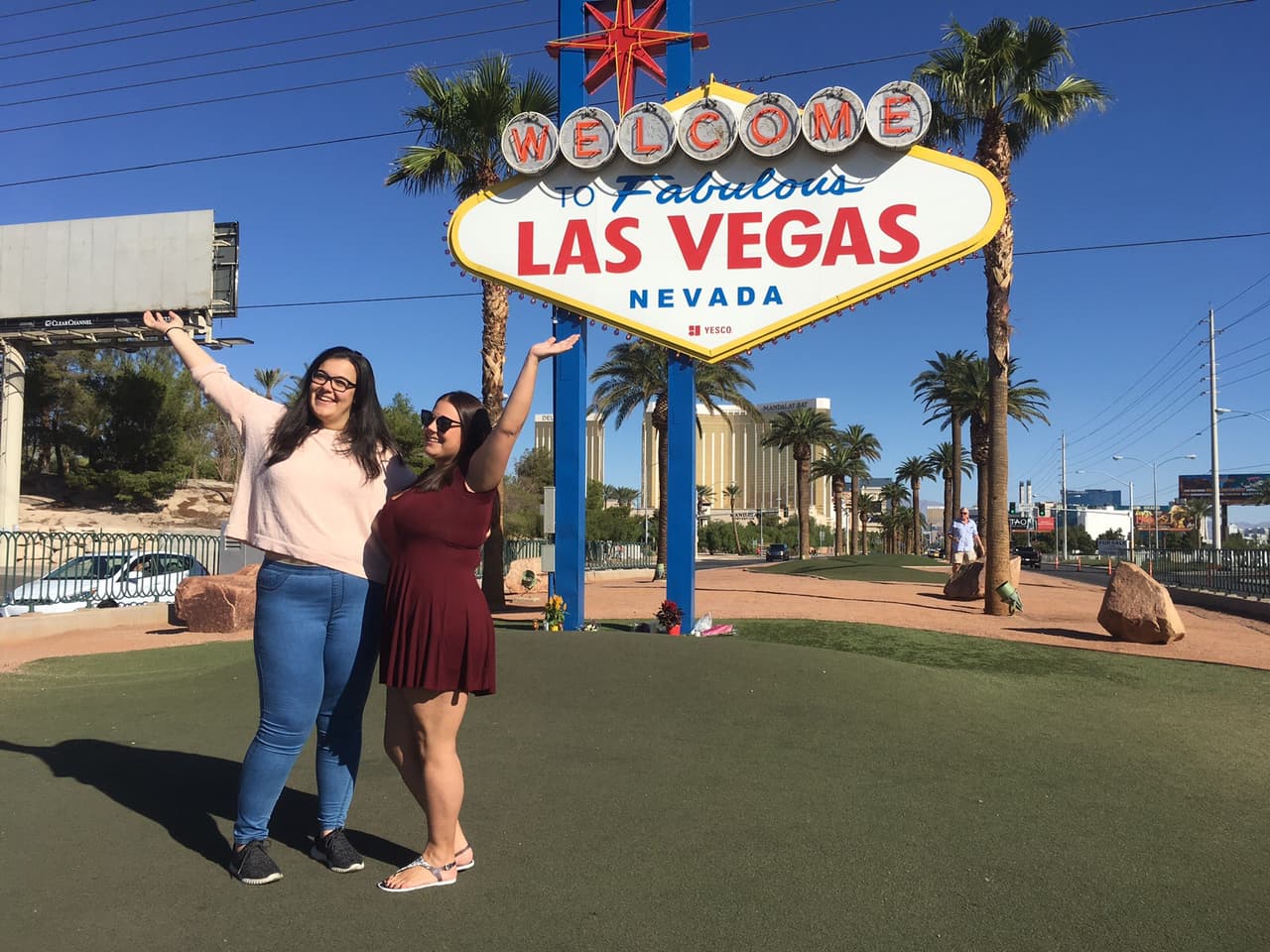 <b>Las Vegas-Henderson-Paradise (Nevada)</b>: 627,000 hispanos (30.3% de la población total). 76,6 son de origen mexicano, 5% de El Salvador y 4% de Cuba. 
<br>