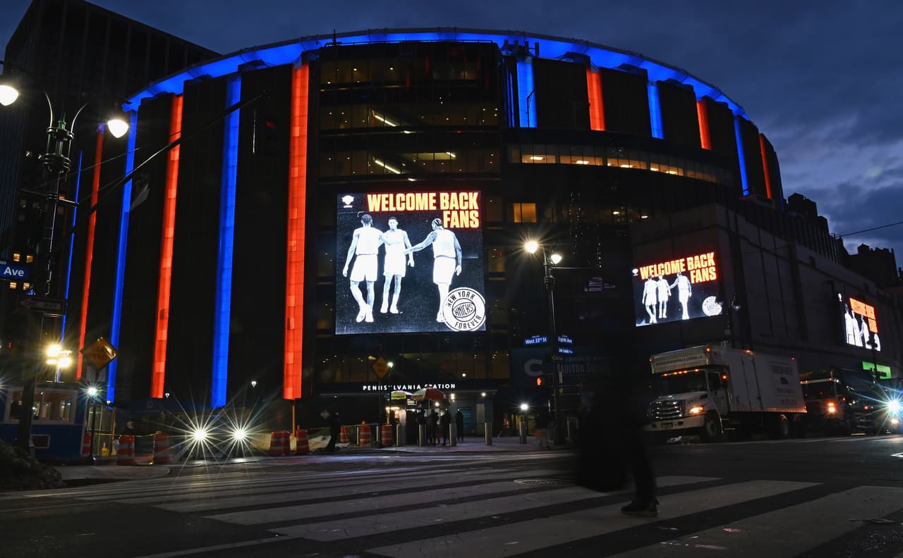 Locales como el Madison Square Garden, el Barclays Center, el Citi Field y el estadio de los Yankees ya han empezado a aceptar el pase para acceder a los eventos, y pronto podrían utilizarlo más.