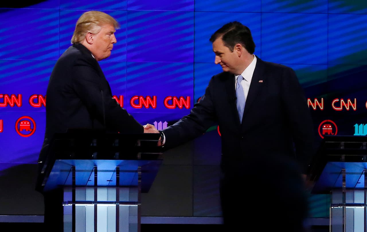 Donald Trump y Ted Cruz unos minutos antes del debate del pasado 10 de marzo.