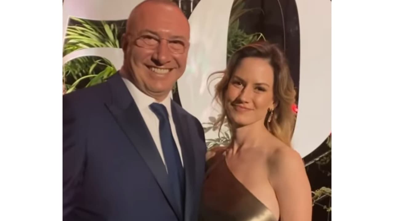 Fue la primera telenovela para Altair Jarabo tras haberse casado con 
<b><a href="https://www.univision.com/famosos/altair-jarabo-y-frederic-garcia-comprometidos-famosos-reaccionan" target="_blank">el empresario francés Frédéric García</a></b>, con quien contrajo nupcias a mediados de agosto de 2021. 
<br>