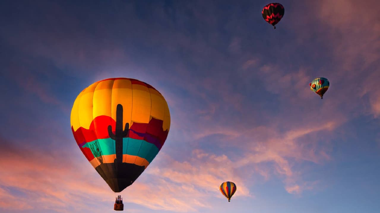 <b>13th Annual Arizona Balloon Classic</b>
<br>26 al 28 de enero, 7:00 am - 9:00 pm.
<br>Goodyear Ballpark, 1933 S Ballpark Way, Goodyear
<br>Admisión General: $25.