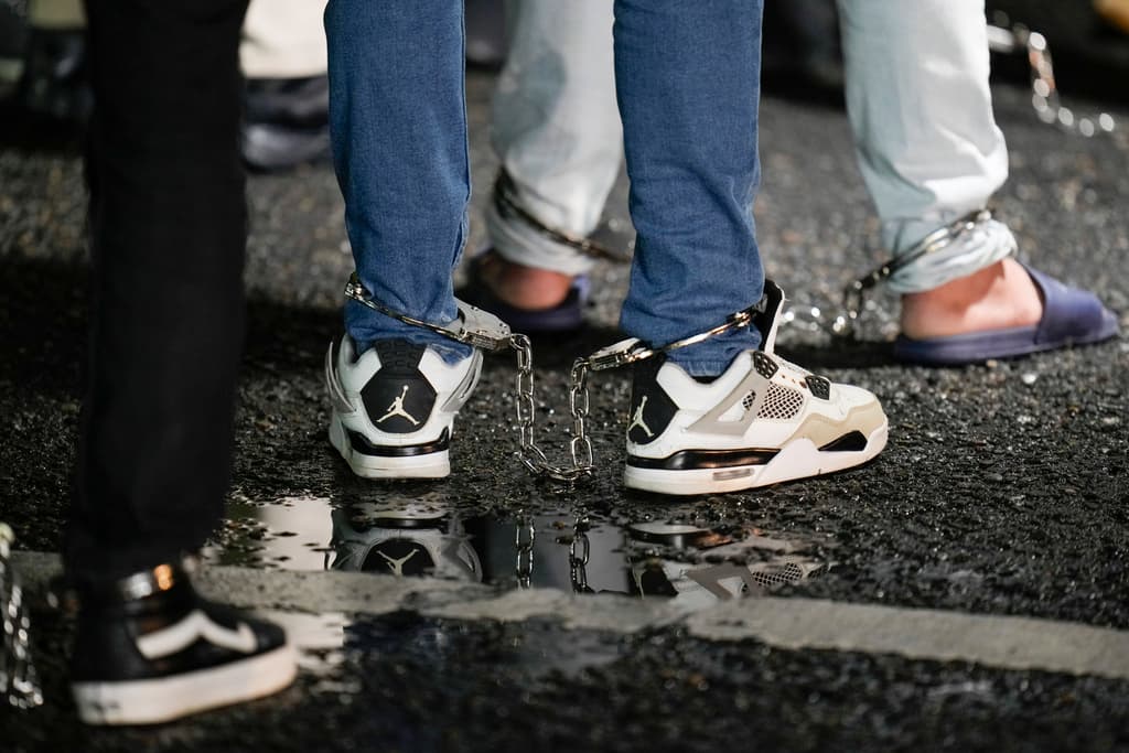 Ofrecen $1,000 a quienes se 'autodeporten': qué dice el gobierno de Trump y qué advierten abogados