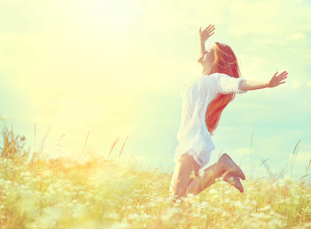 Nuestro cuerpo y mente están rodeados por un campo de energía que se alimenta de la energía cósmica. Esta energía positiva siempre ayuda en la sanación a nivel físico, mental y espiritual.