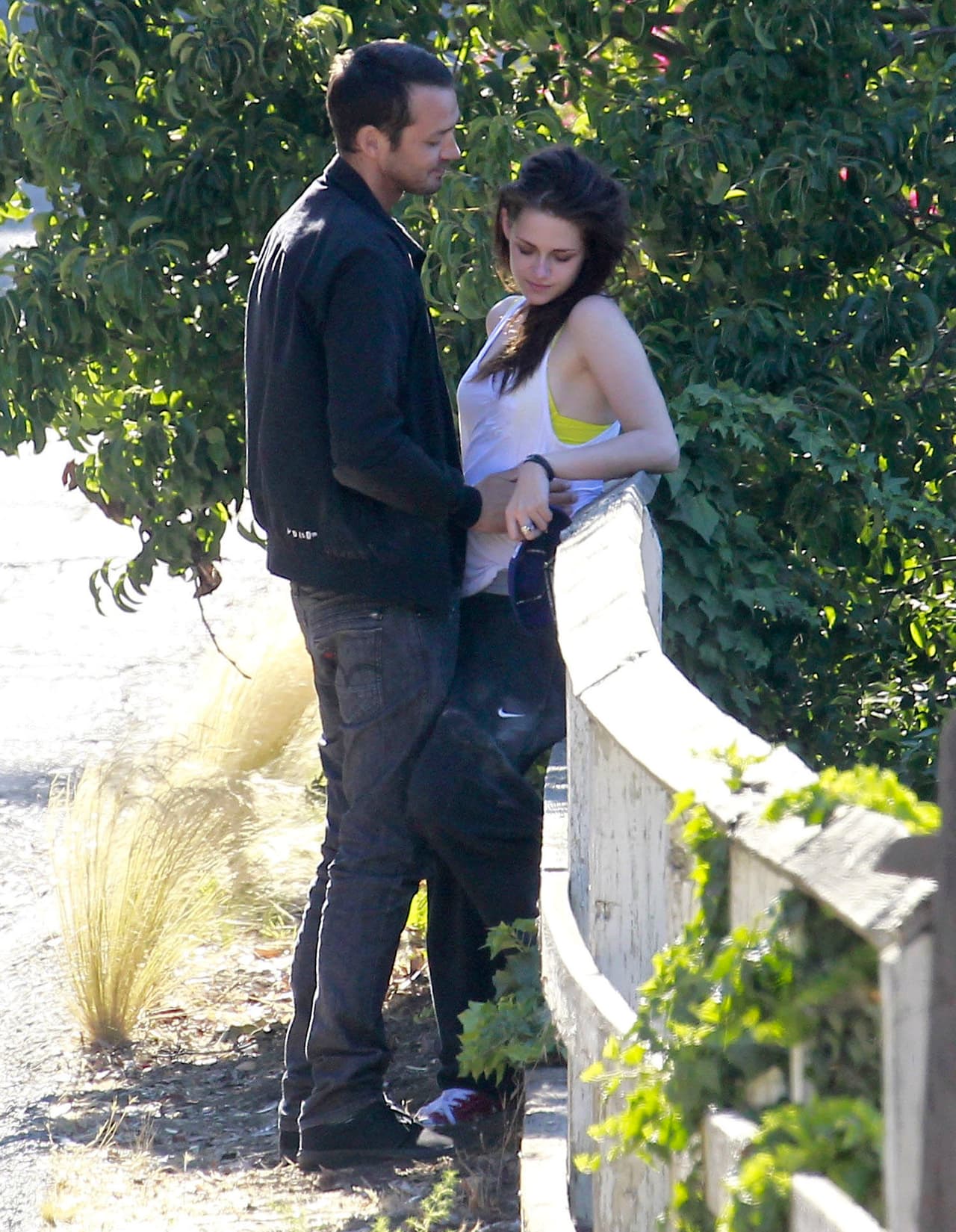 Tanto fue así que en 2012 se anunció que la pareja había terminado por una infidelidad de la actriz con Rupert Sanders, quien era el director de la película ‘Snow white & the huntsman’, filme que ella protagonizaba. En aquel entonces las fotografías de ambos se hicieron públicas.