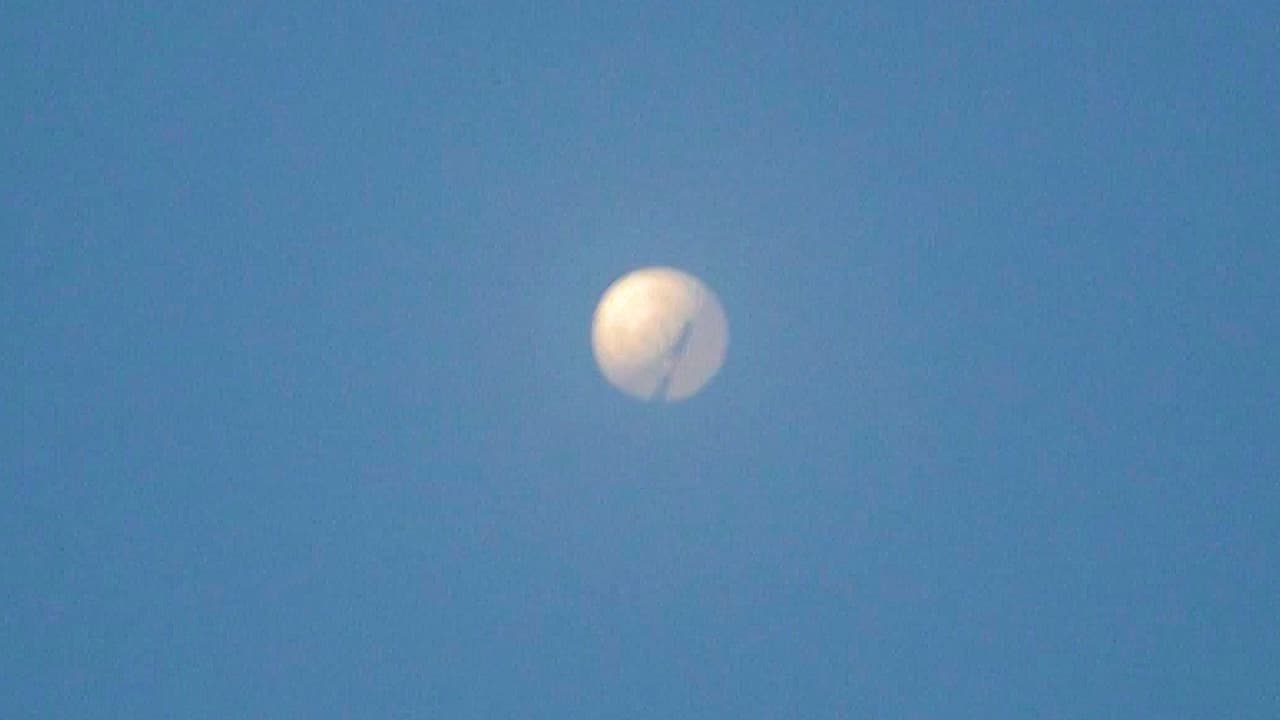 Por qué EEUU no ha derribado el globo espía chino que sobrevuela desde hace días su territorio