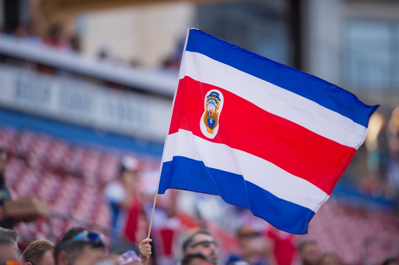Costa Rica — Los Ángeles | 
<a href="http://www.costarica-embassy.org/" target="_blank">Sitio web </a>
<br>8383 Wilshire Boulevard, Suite 641
<br>Beverly Hills CA 90211
<br>Tel: 323-424-7112; 323-424-7106
<br>Email: consulatecostaricala@gmail.com; costaricaconsulatela@hotmail.com