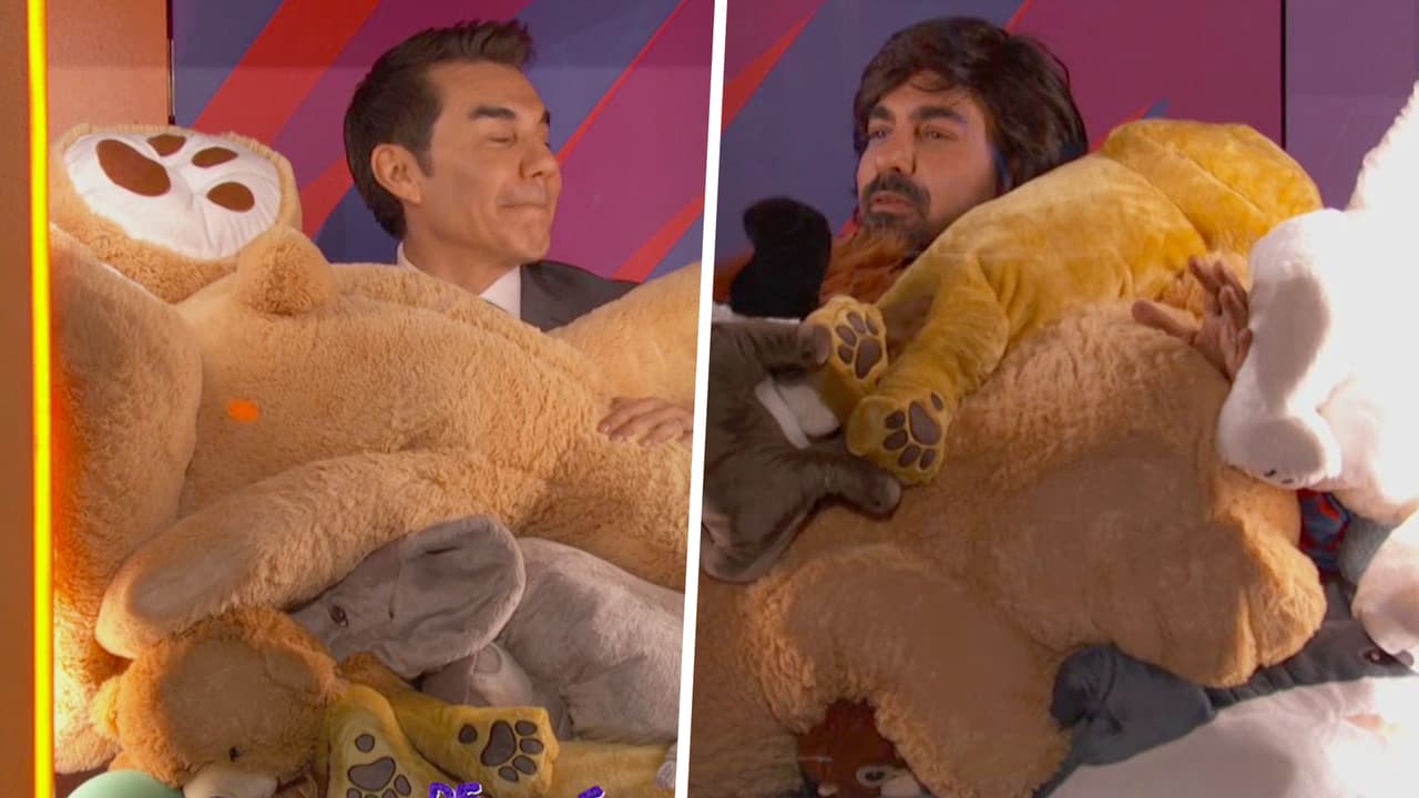Albertano y Adrián Uribe prueban sus conocimientos en un reto 'De Peluche' en De Noche Pero Sin Sueño