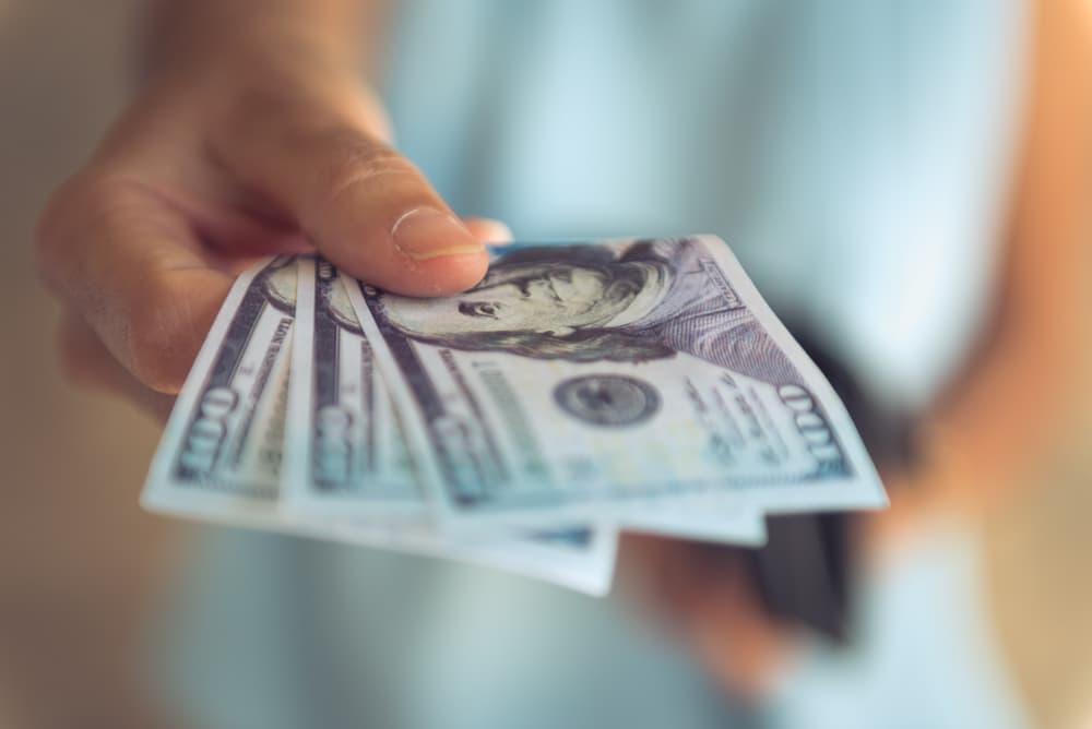 La primera quincena consolidas cosas de trabajo, también cuestiones económicas, arreglas cosas a quien debías dinero, haces convenios de pago.
<br>
