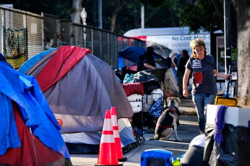 Además mencionó a San Francisco y continuó con su discurso anti inmigrante.
<br>
