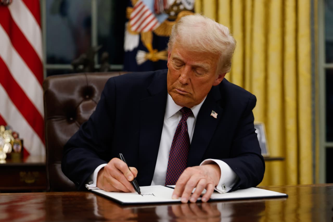 En ‘Hablemos de Inmigración’ explicamos las claves de la Ley de Enemigos Extranjeros y las deportaciones 